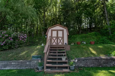 905 Roosevelt Avenue, Aliquippa, PA 15001 - Photo 33