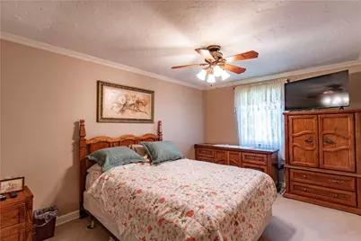 905 Roosevelt Avenue, Aliquippa, PA 15001 - Photo 21