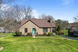211 Patton Dr, Moon/Crescent Twp, PA 15108 - Photo 3