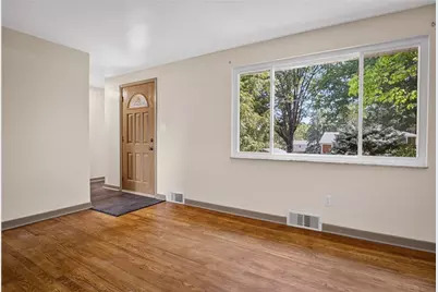 4737 Jewel Dr, Pittsburgh, PA 15236 - Photo 3