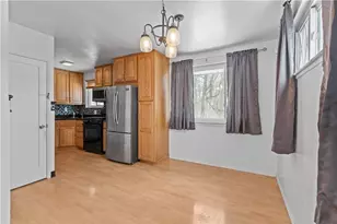 303 Kingston Dr, Wilkins Township, PA 15235 - Photo 5
