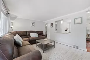 433 Dewalt Dr Dr, Baldwin Twp, PA 15234 - Photo 3