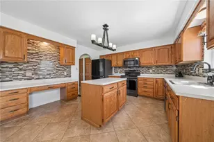 164 Stratford Ct, New Stanton, PA 15672 - Photo 7
