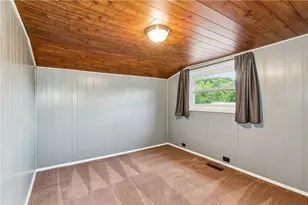 121 Valley Rd, Economy, PA 15143 - Photo 13