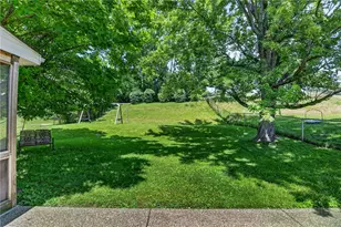 96 Skyvue Dr, Pittsburgh, PA 15234 - Photo 13