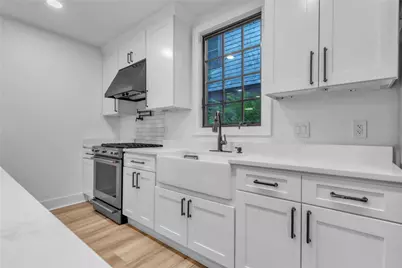 5836 Northumberland St, Pittsburgh, PA 15217 - Photo 11