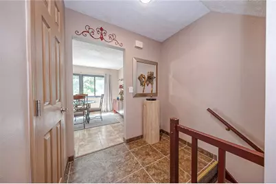 205 Springwater Ct, Moon/Crescent Twp, PA 15108 - Photo 5