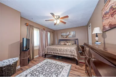 205 Springwater Ct, Moon/Crescent Twp, PA 15108 - Photo 17