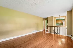 584 Joan St, Cranberry Township, PA 16066 - Photo 3