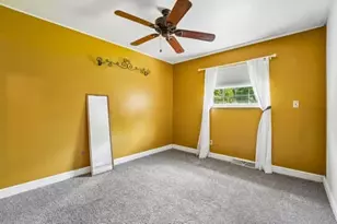 584 Joan St, Cranberry Township, PA 16066 - Photo 9