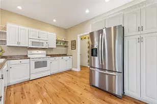 103 Franklin Cir, White Township, PA 15701 - Photo 11