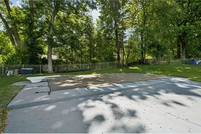 1212 Mountain View Dr, Unity Township, PA 15601 - Photo 35