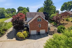 2358 Golfview Dr, Pittsburgh, PA 15241 - Photo 41