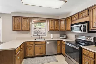 2358 Golfview Dr, Pittsburgh, PA 15241 - Photo 9