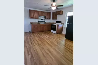 425 Mount Vernon Ave, Coraopolis, PA 15108 - Photo 3
