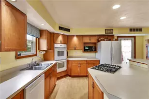 1021 Sarah St, North Huntingdon, PA 15137 - Photo 11