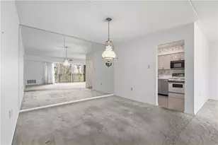 2160 Greentree Rd, Scott Township, PA 15220 - Photo 11