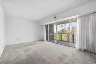 2160 Greentree Rd, Scott Township, PA 15220 - Photo 5