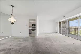 2160 Greentree Rd, Scott Township, PA 15220 - Photo 7
