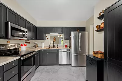 197 Old Village Ln, Bethel Park, PA 15102 - Photo 9