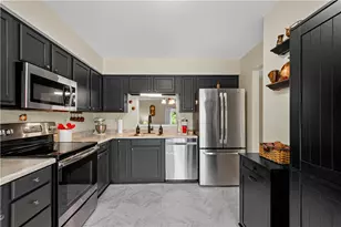 197 Old Village Ln, Bethel Park, PA 15102 - Photo 9