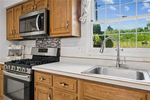 309 Toura Dr, Pittsburgh, PA 15236 - Photo 11