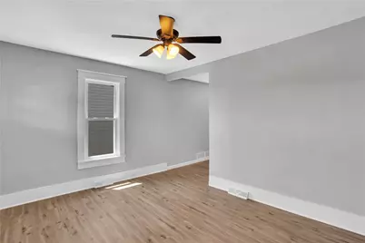 3521 W 3rd Ave, West Mayfield, PA 15010 - Photo 5