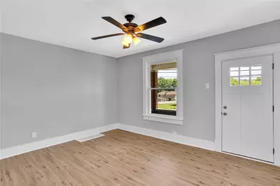 3521 W 3rd Ave, West Mayfield, PA 15010 - Photo 3