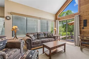 1735 Snowfield Dr, Hidden Valley, PA 15502 - Photo 3