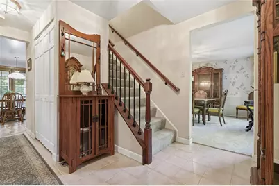 864 Eisenhower Dr, Pittsburgh, PA 15228 - Photo 5