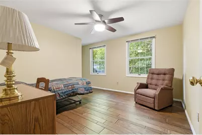 864 Eisenhower Dr, Pittsburgh, PA 15228 - Photo 33