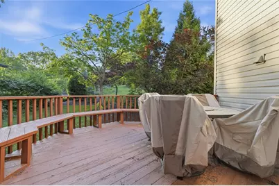 864 Eisenhower Dr, Pittsburgh, PA 15228 - Photo 25