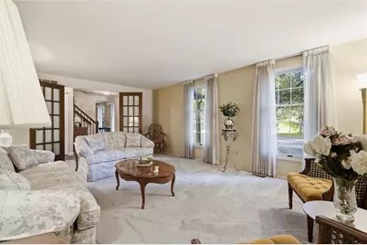864 Eisenhower Dr, Pittsburgh, PA 15228 - Photo 7