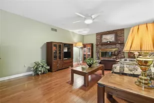 864 Eisenhower Dr, Pittsburgh, PA 15228 - Photo 11