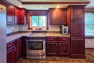 111 Jefferson Dr, Clairton, PA 15025 - Photo 9