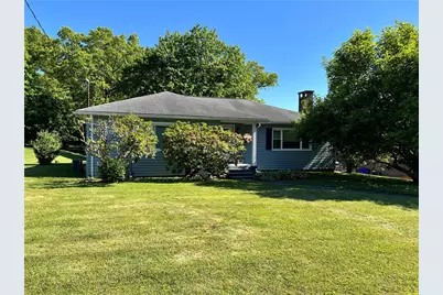 11 Evergreen Dr, Hempfield Township, PA 16125 - Photo 1