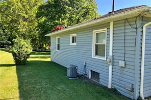 11 Evergreen Dr, Hempfield Township, PA 16125 - Photo 3