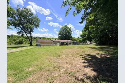 116 E Millsboro Rd, Luzerne Township, PA 15433 - Photo 7