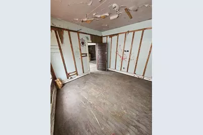 300 Longfellow St, Vandergrift, PA 15690 - Photo 25