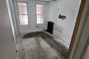 300 Longfellow St, Vandergrift, PA 15690 - Photo 27