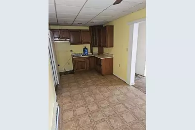 300 Longfellow St, Vandergrift, PA 15690 - Photo 17