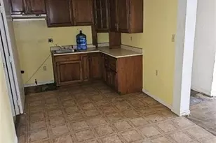 300 Longfellow St, Vandergrift, PA 15690 - Photo 17