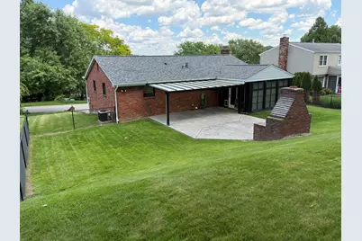 979 Westchester Road, South Park, PA 15129 - Photo 3
