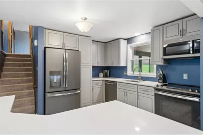 4044 Briarwood Dr, Hempfield Township, PA 15644 - Photo 5