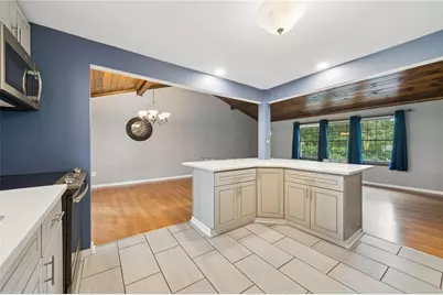 4044 Briarwood Dr, Hempfield Township, PA 15644 - Photo 9