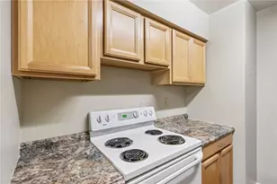 4073 Sanlin Dr, Moon/Crescent Twp, PA 15108 - Photo 9