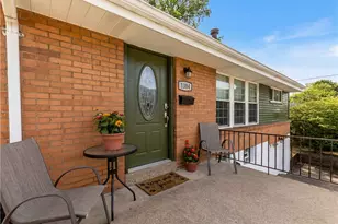 3384 Columbia Dr, Pittsburgh, PA 15234 - Photo 3