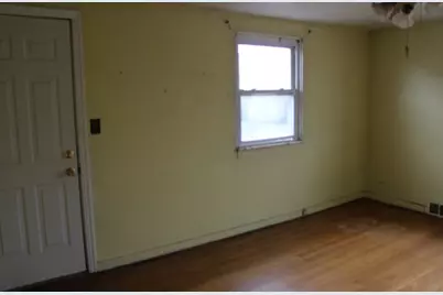825 Liberty St, Duquesne, PA 15110 - Photo 11