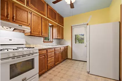 1239 Rebecca St, New Castle, PA 16101 - Photo 7