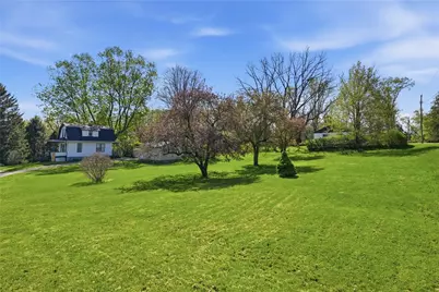 1239 Rebecca St, New Castle, PA 16101 - Photo 3